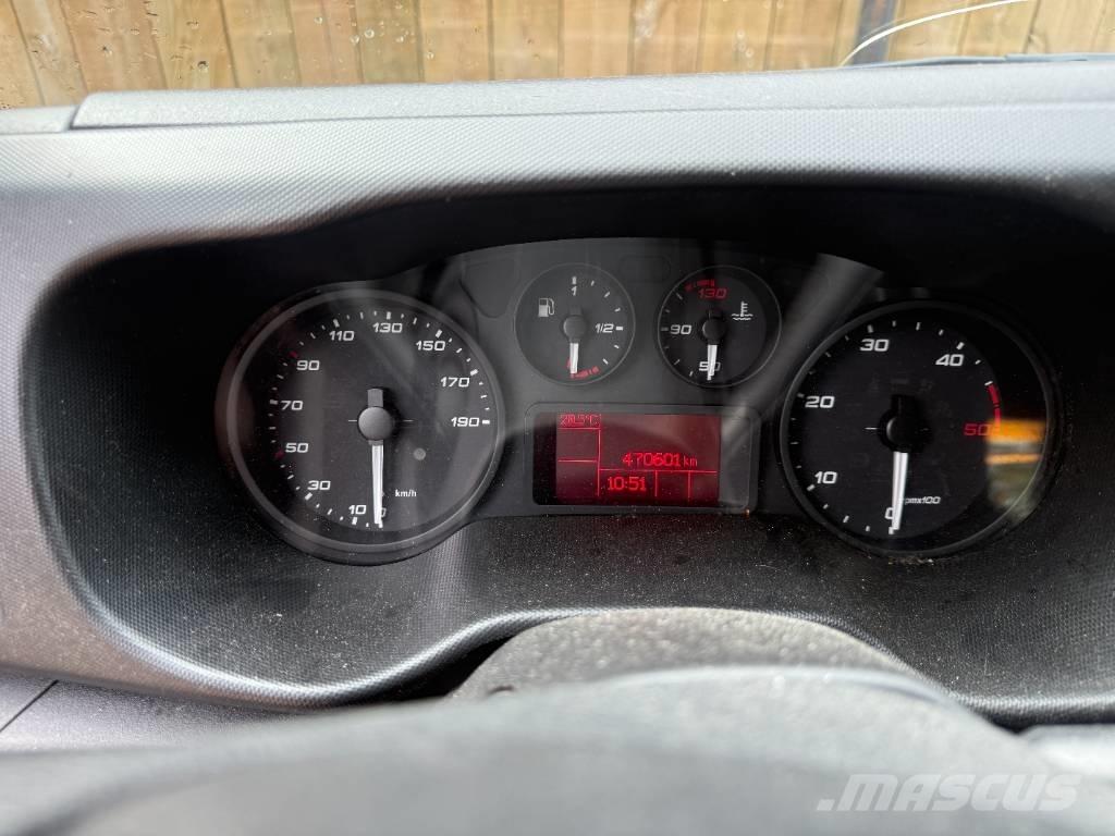 Iveco Daily Flakbilar/Pickuper