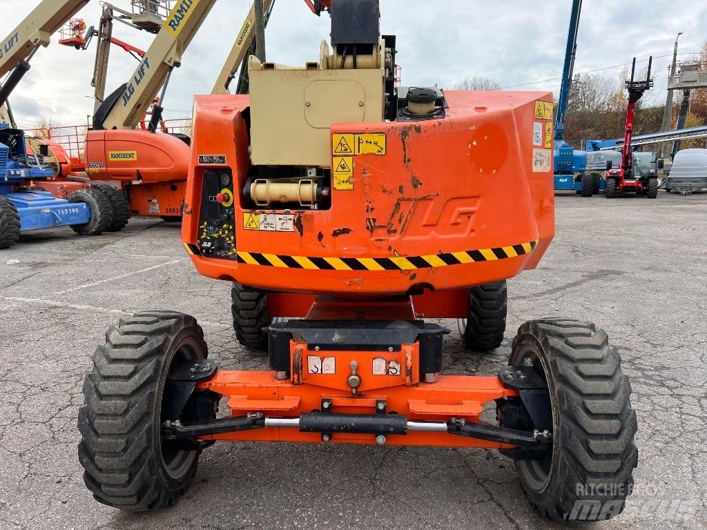 JLG 340 AJ Bomliftar