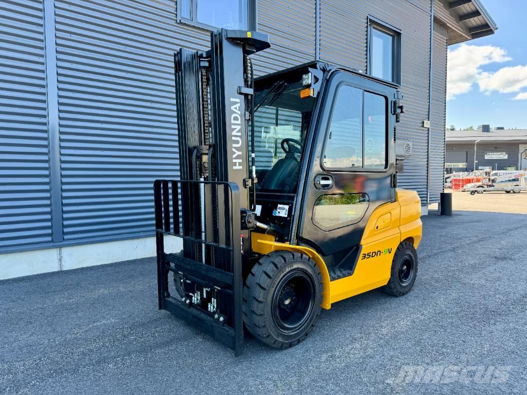 Hyundai 35DN-9V Dieselmotviktstruckar