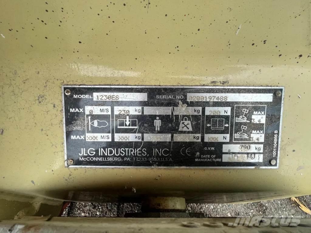 JLG 1230ES Teleskop bomliftar