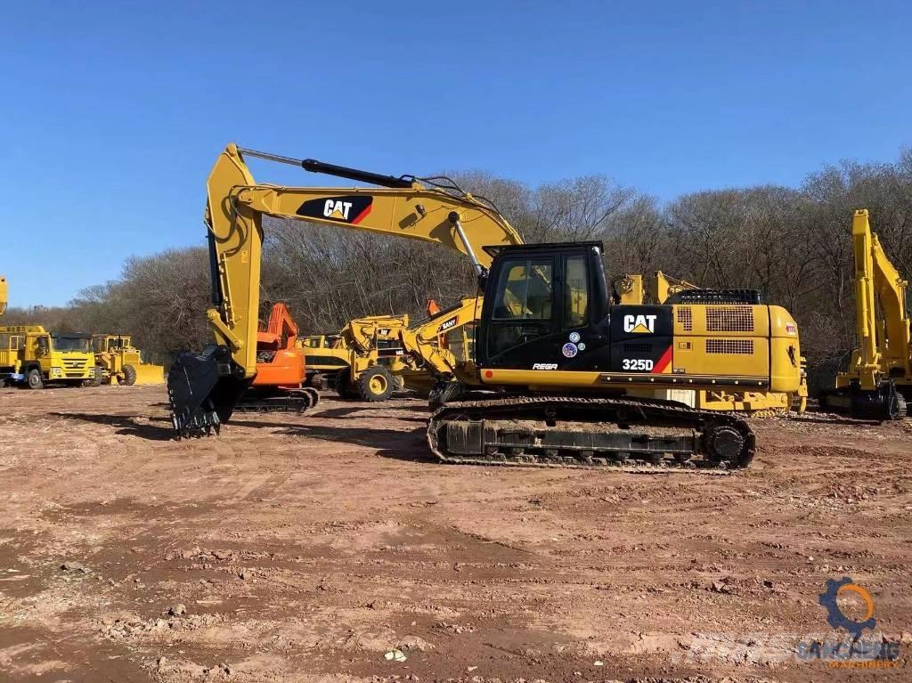 CAT 325 D Bandgrävare