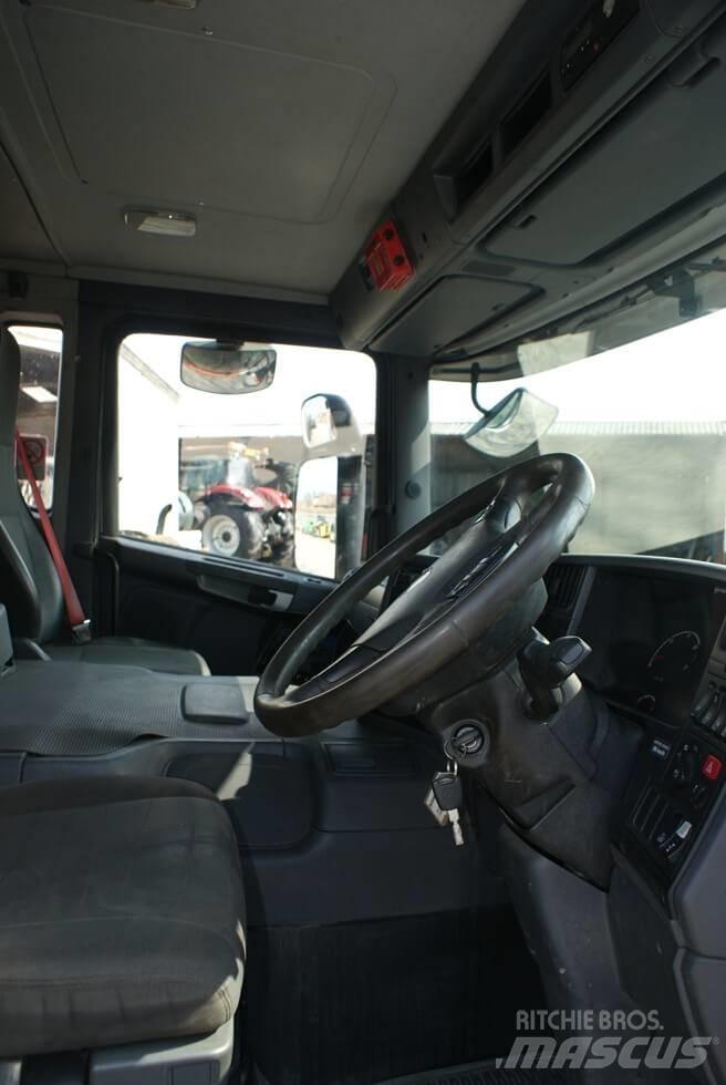 Scania P 360 CB Flak-/vinschlastbilar
