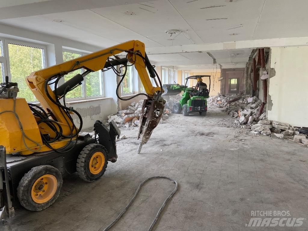 Brokk 250 Rivningsgrävare