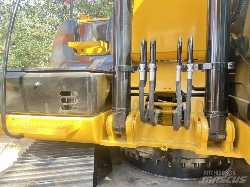 CAT 320 D L Bandgrävare