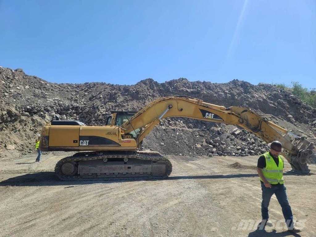 CAT 330 CL Bandgrävare