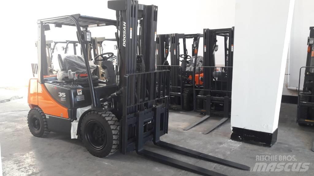 Doosan D35 C-5 Dieselmotviktstruckar