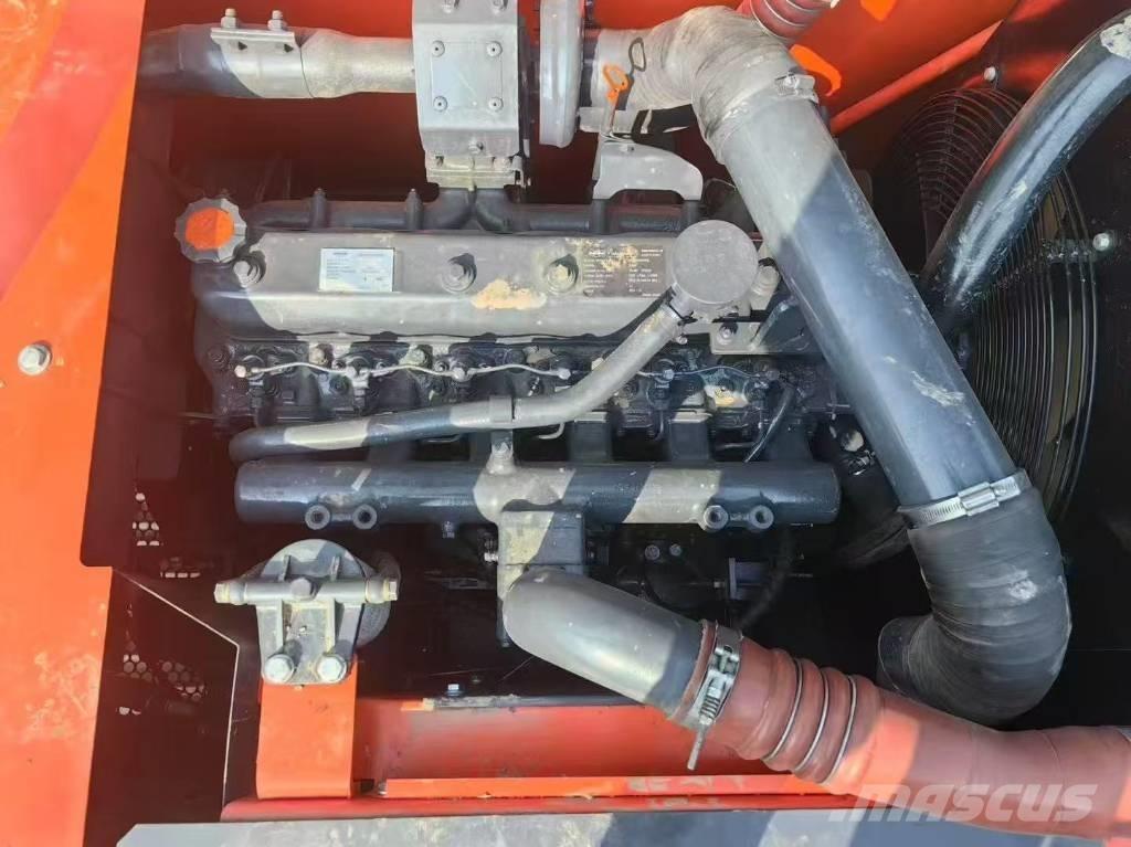 Doosan DX 225 LC Bandgrävare