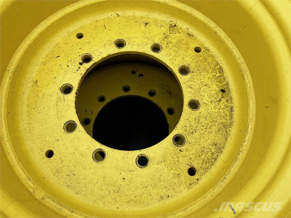 John Deere 15x28 Däck, hjul och fälgar