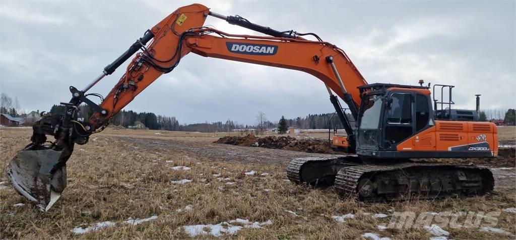 Doosan DX300 LC-5 Bandgrävare