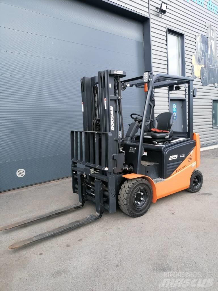 Doosan B 25 NS Elmotviktstruckar