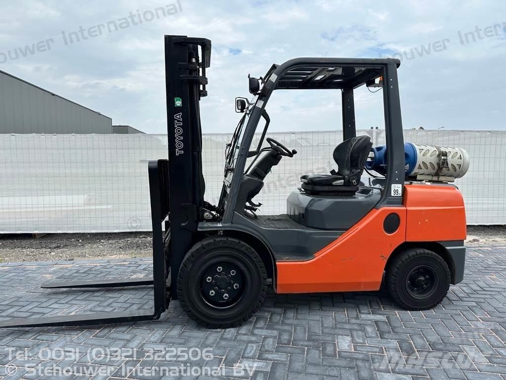 Toyota 02-8FGJF35 Gasolmotviktstruckar