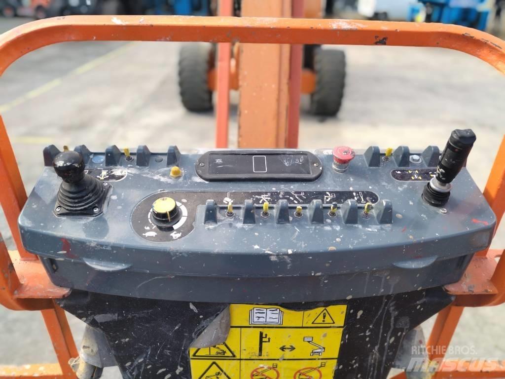 JLG 800 AJ Bomliftar
