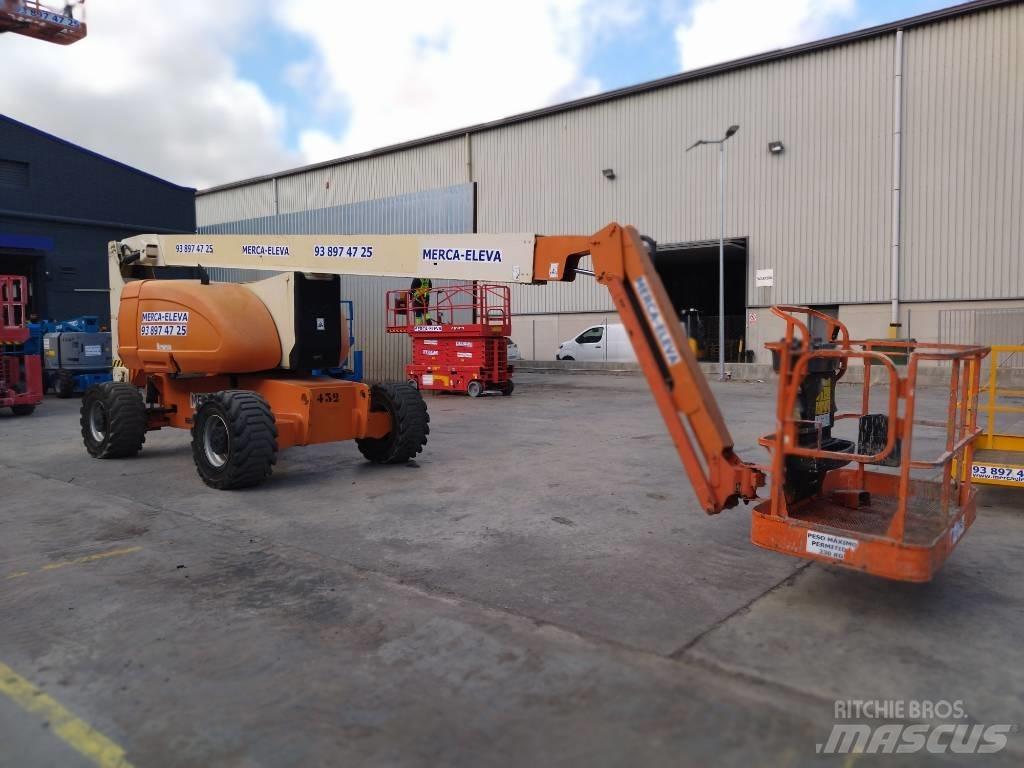 JLG 800 AJ Bomliftar