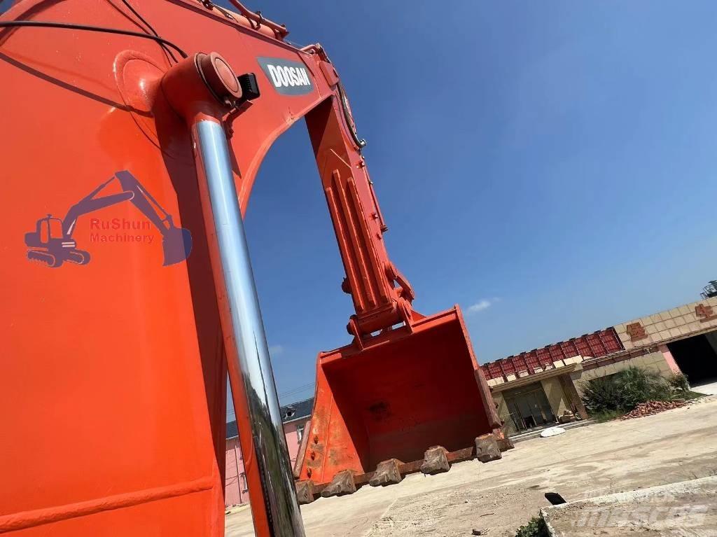 Doosan DH420 Bandgrävare