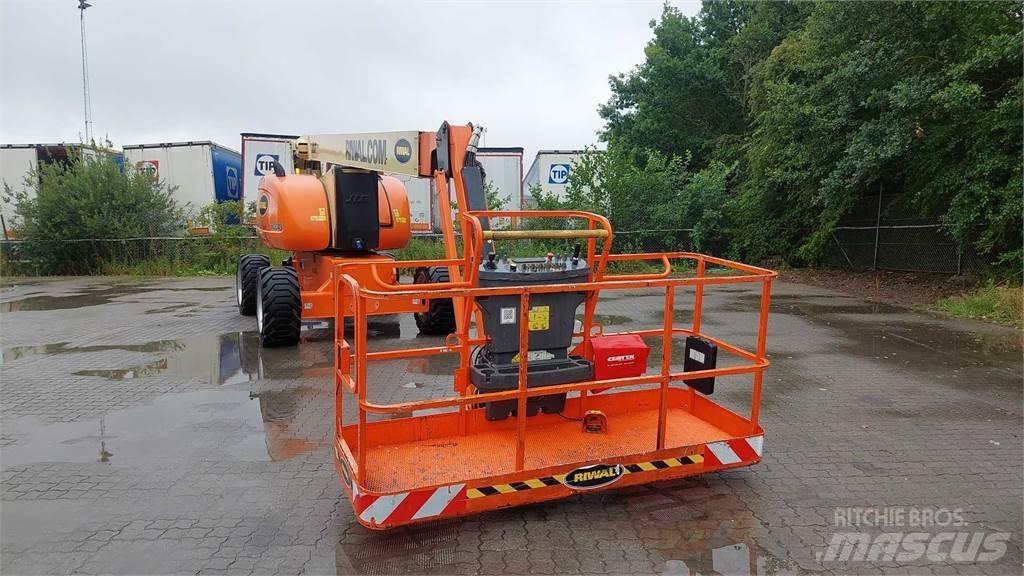 JLG 800AJ Bomliftar