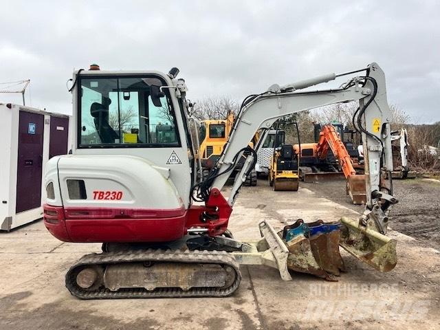 Takeuchi TB 230 Minigrävare < 7t