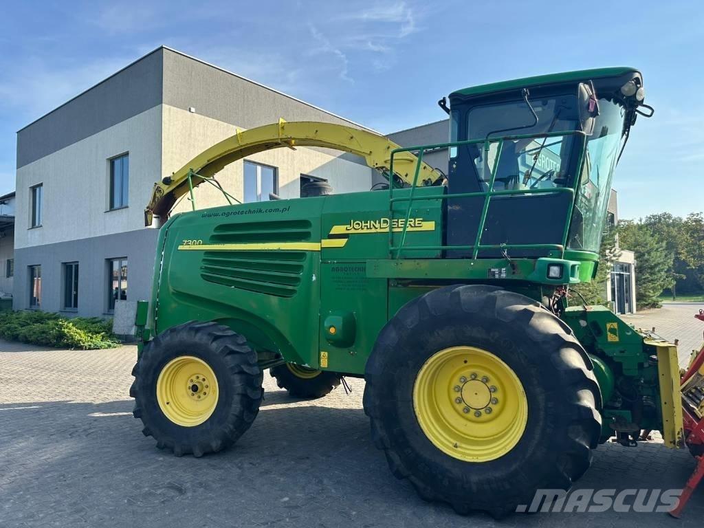 John Deere 7300 Självgående fälthackar