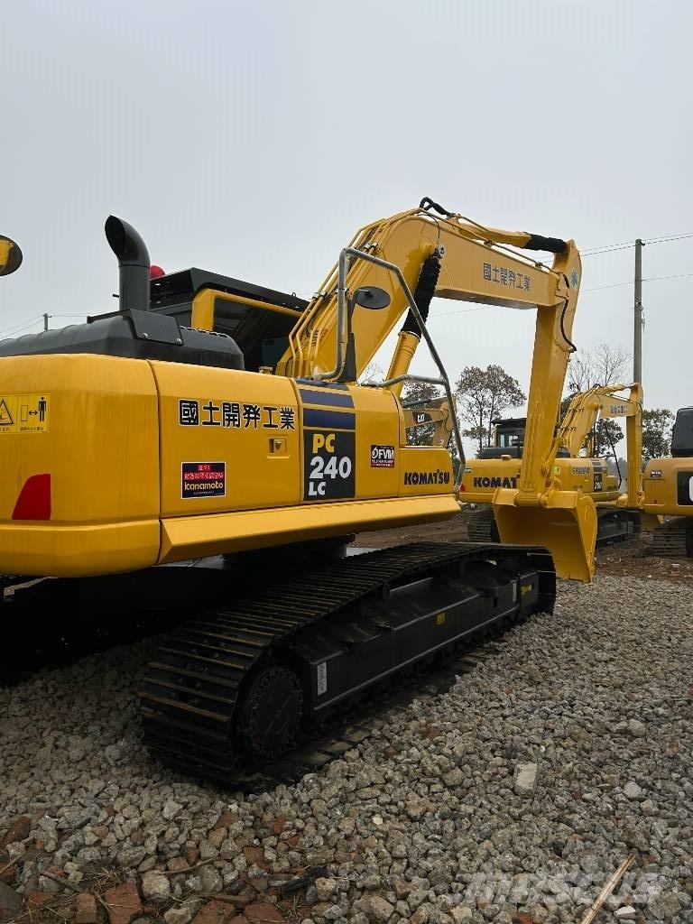 Komatsu 240-8 Bandgrävare