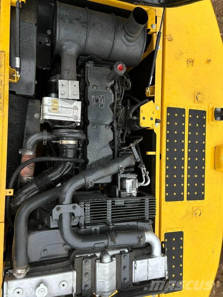 Komatsu 240-8 Bandgrävare