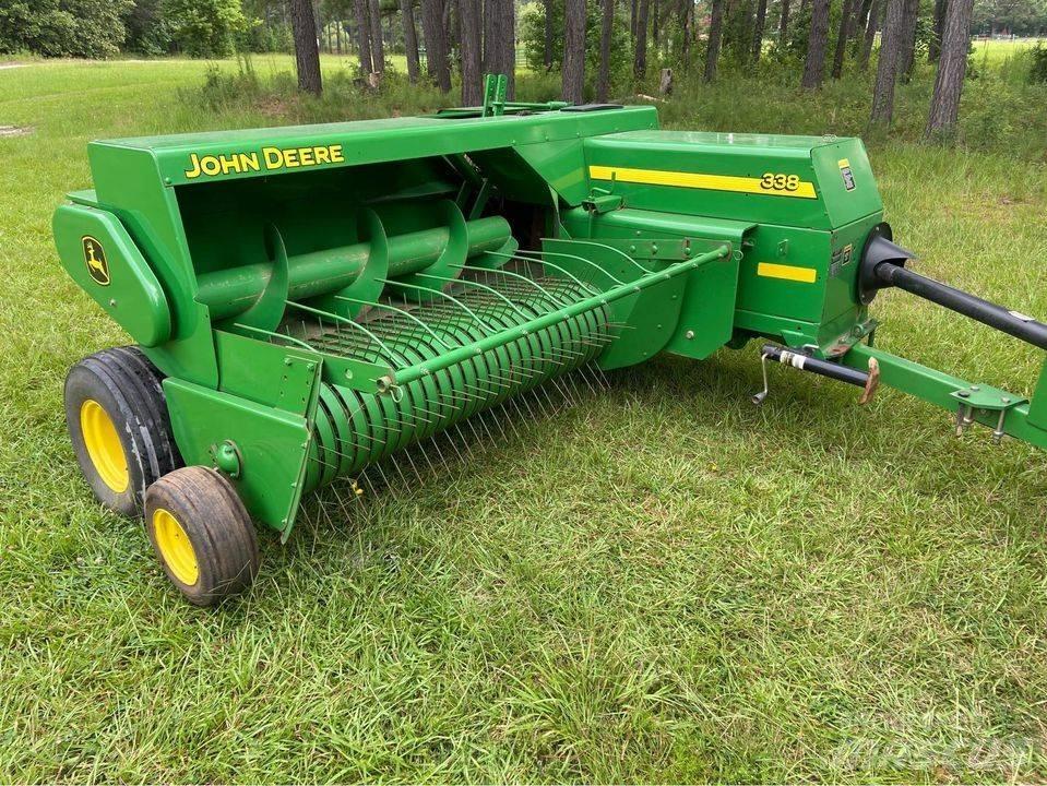 John Deere 338 Baler Fyrkantspressar