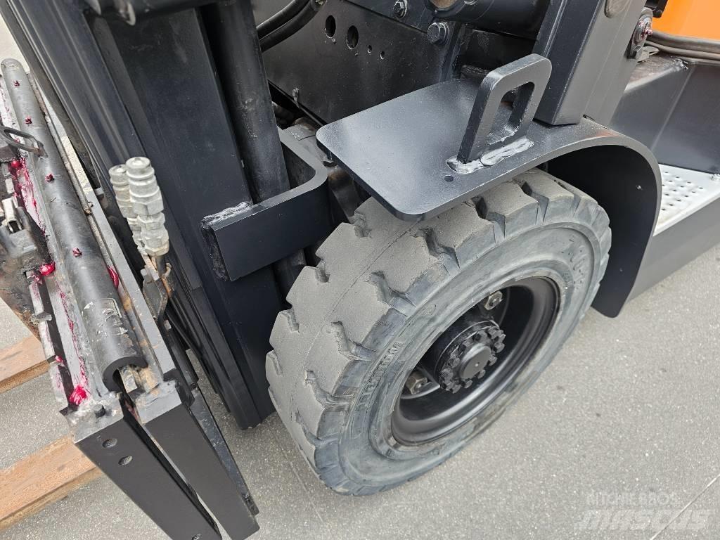 Doosan D 25 G Dieselmotviktstruckar