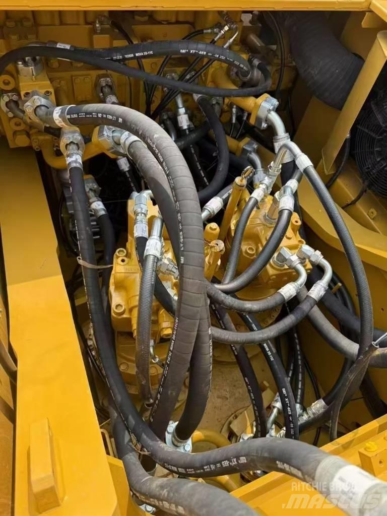 CAT 349 D L Bandgrävare