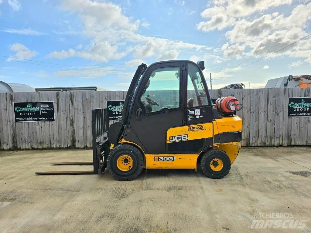 JCB TLT 30 G Gasolmotviktstruckar