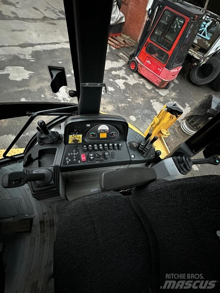 CAT 444F Grävlastare
