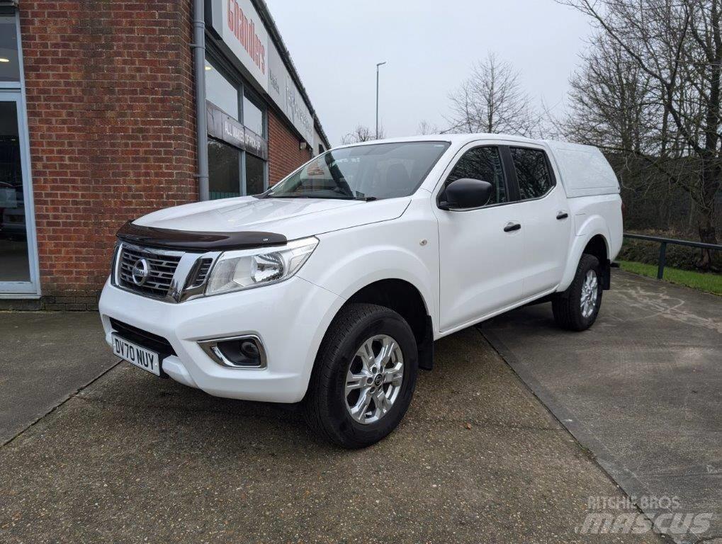 Nissan Navara Flakbilar/Pickuper