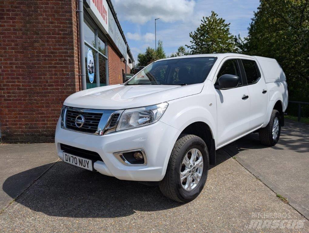 Nissan Navara Flakbilar/Pickuper