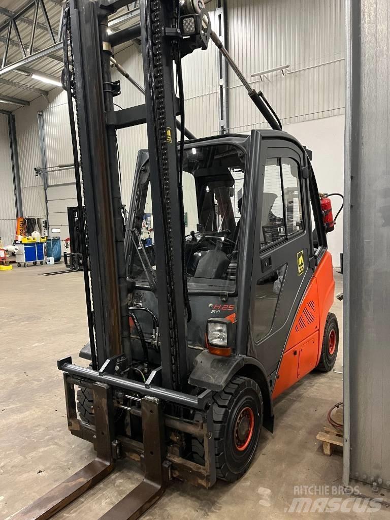 Linde H25D-02 Dieselmotviktstruckar