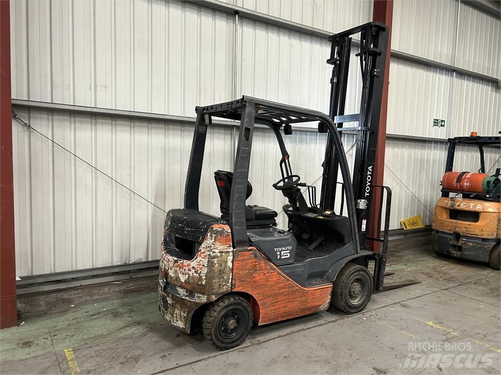 Toyota 02-8FDF15 Dieselmotviktstruckar