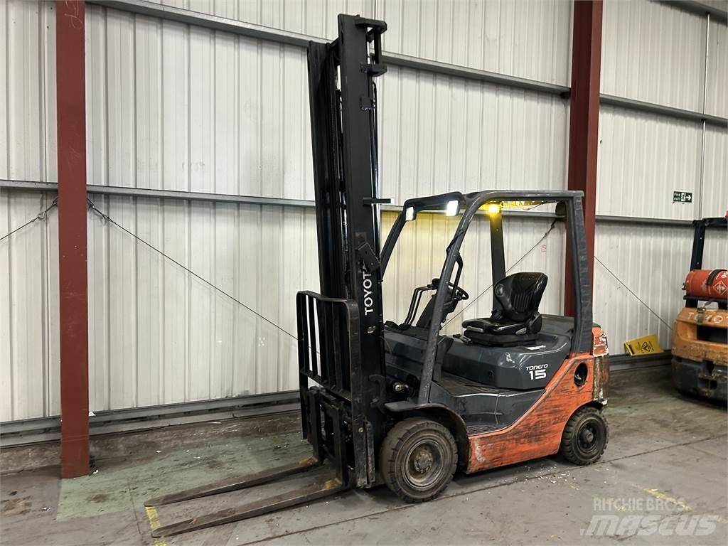 Toyota 02-8FDF15 Dieselmotviktstruckar