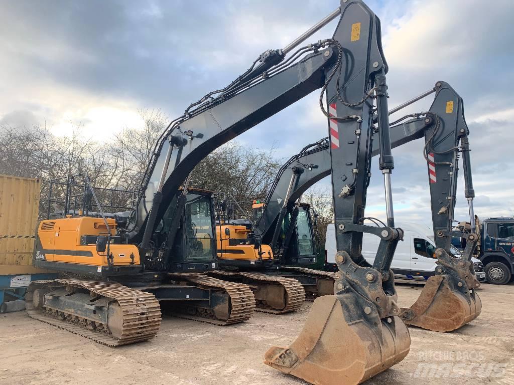 Hyundai HX220A L Bandgrävare