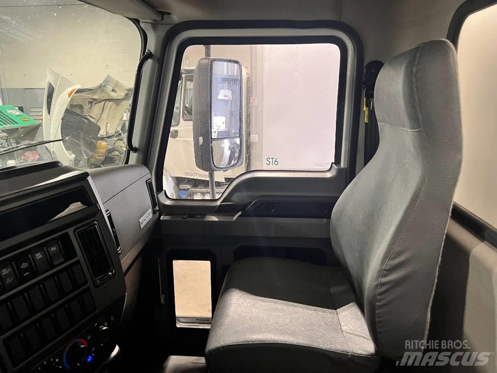 Mack MD 6 Skåpbilar