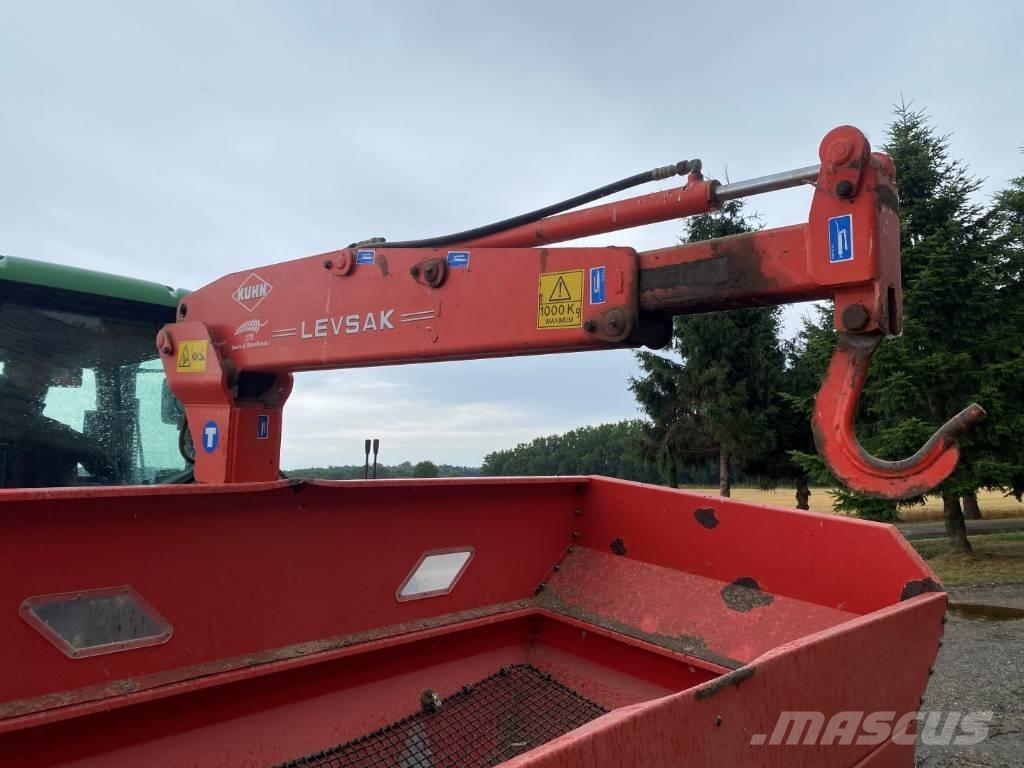 Kuhn M863 Mineralgödselspridare