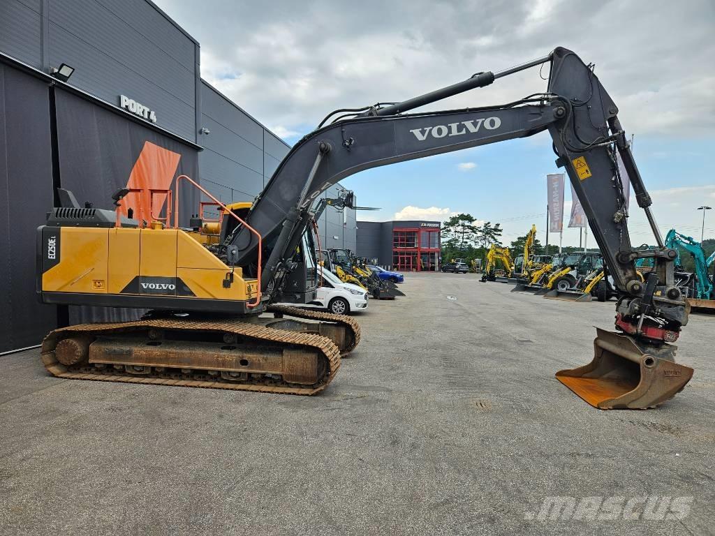 Volvo EC 250 EL Bandgrävare