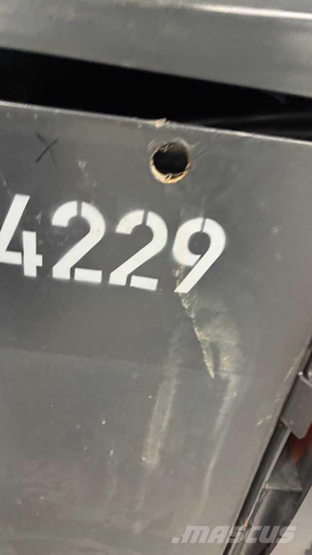 Linde E35HL Elmotviktstruckar