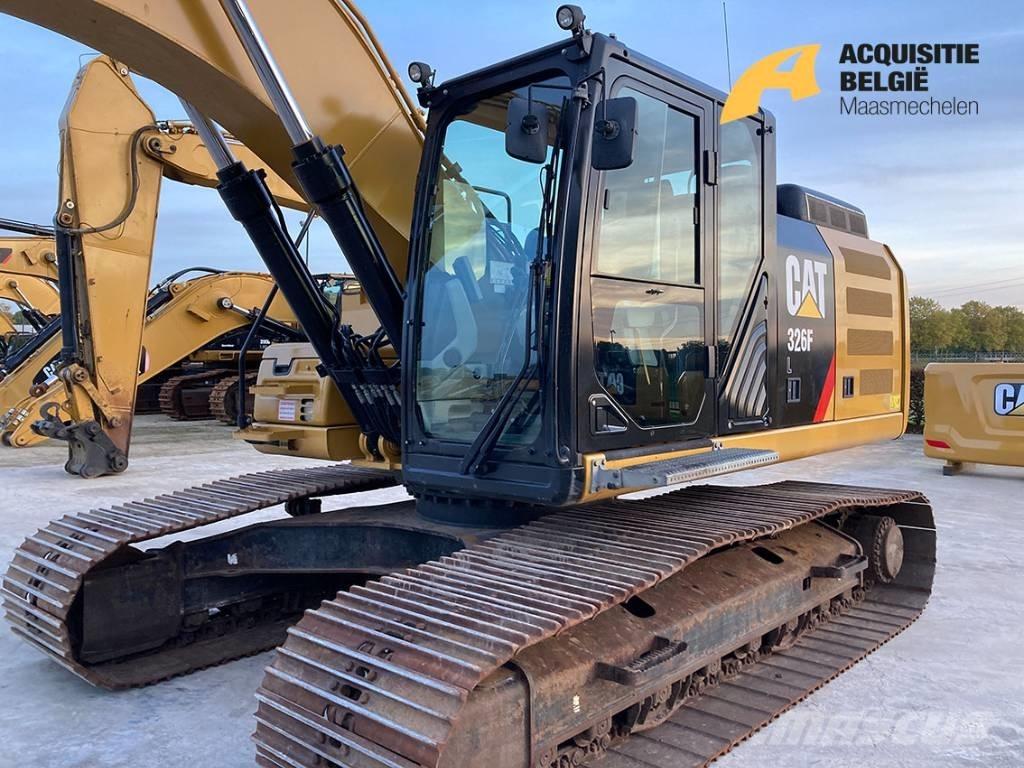 CAT 326 F L Bandgrävare