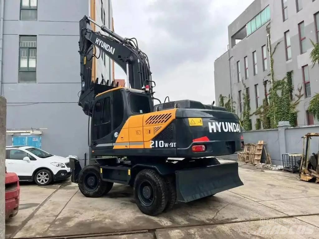 Hyundai R210W-9 Hjulgrävare