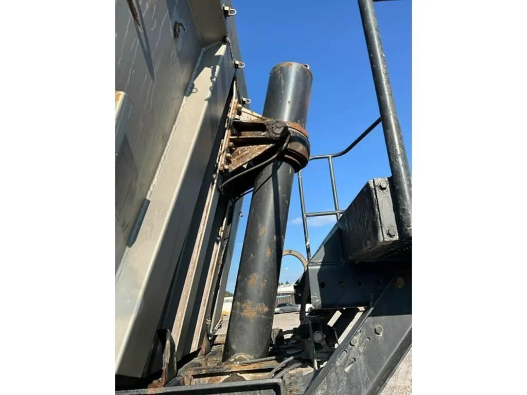 Schwarzmüller HKS 2 Tippsläp