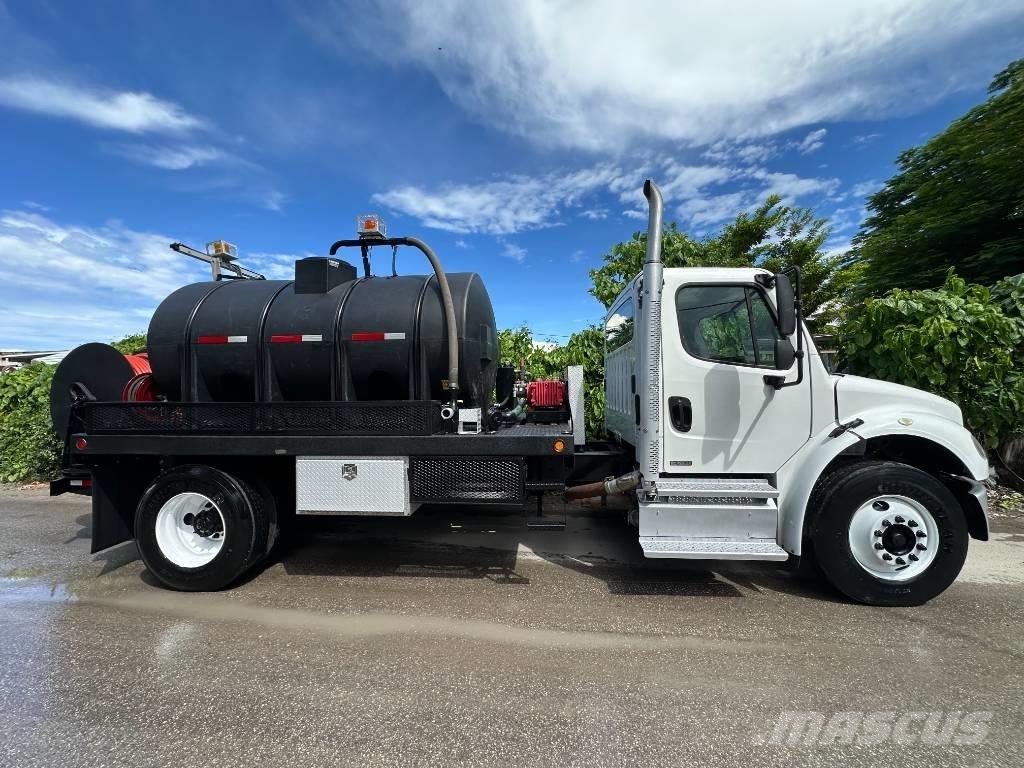 Freightliner M2 Slamsugningsbil