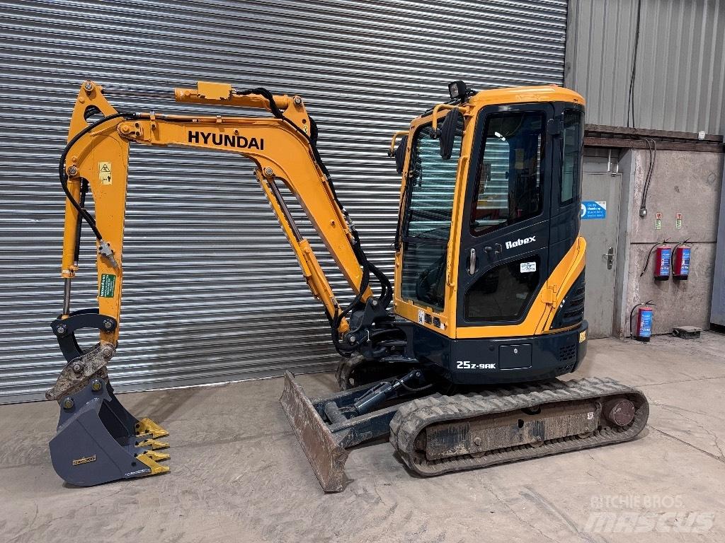 Hyundai R25Z-9 AK Minigrävare < 7t