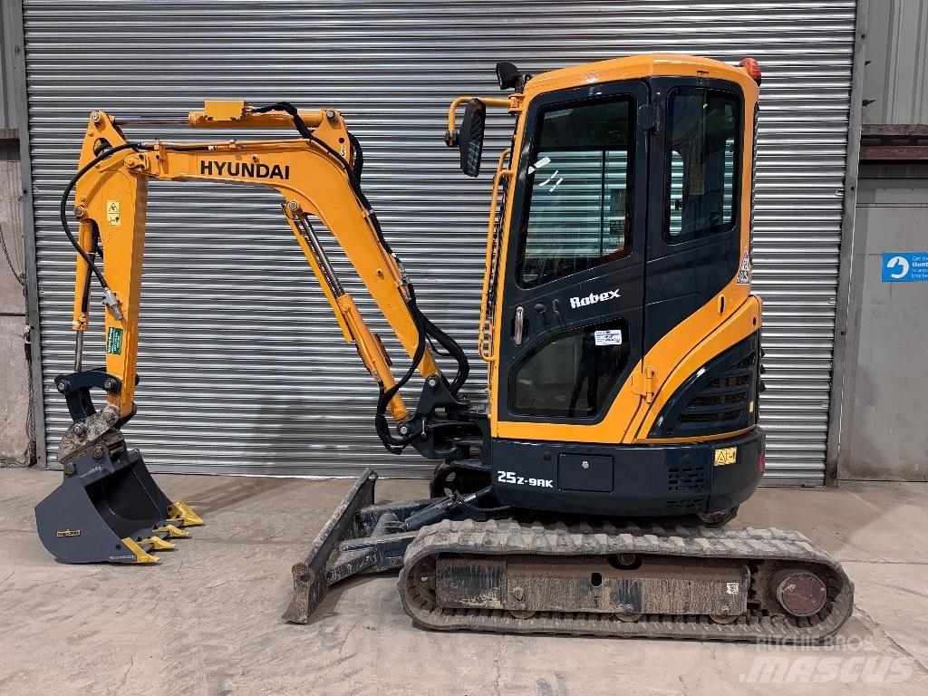 Hyundai R25Z-9 AK Minigrävare < 7t