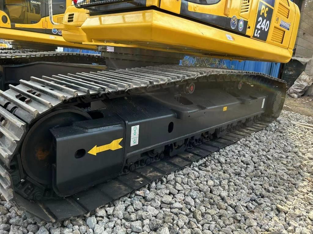 Komatsu 240-8 Bandgrävare