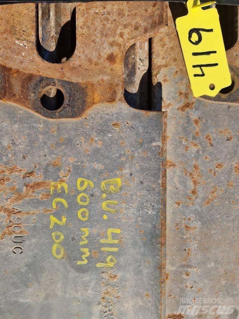 Volvo EC 200 Band, kedjor och underreden