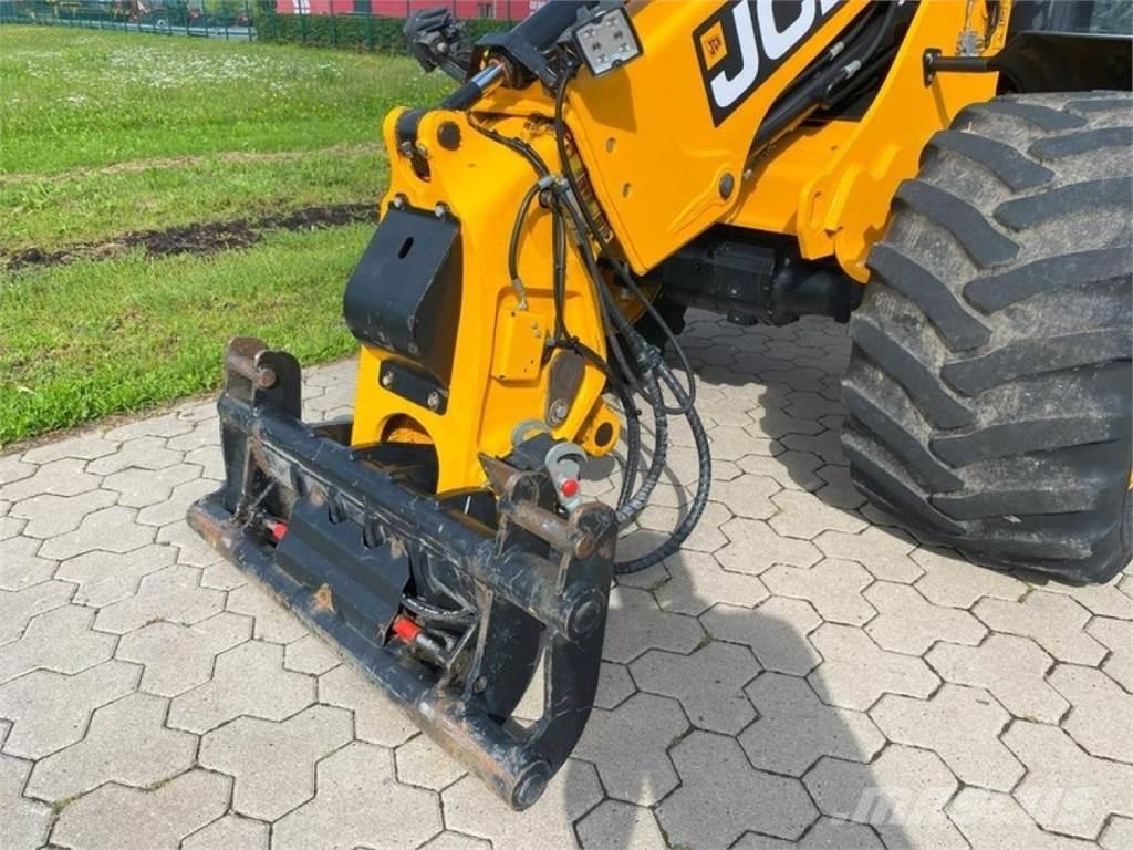 JCB TM 220 - 40 KM/H Redskapsbärare för lantbruk