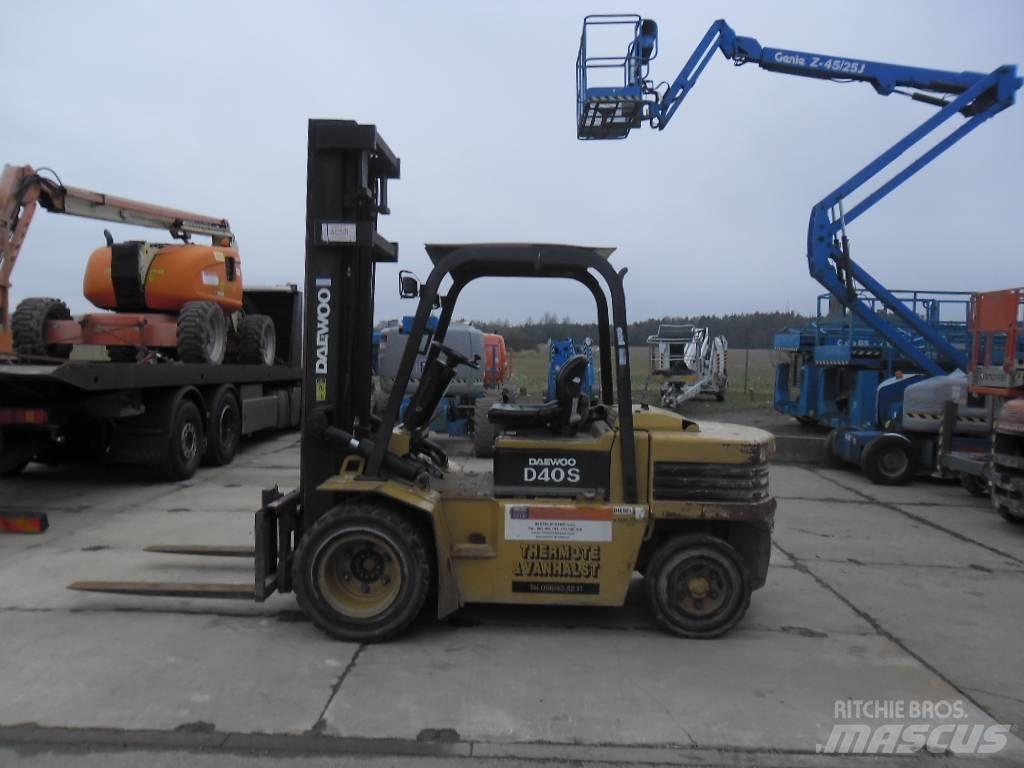 Daewoo Doosan D 40S Dieselmotviktstruckar