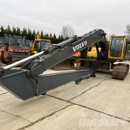Volvo EC 240 LR Bandgrävare