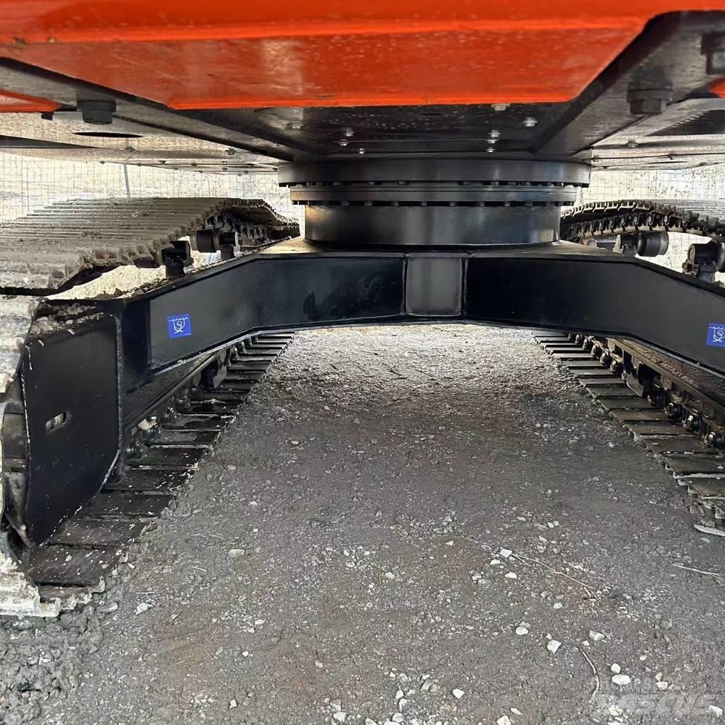 Hitachi ZX 200 Bandgrävare
